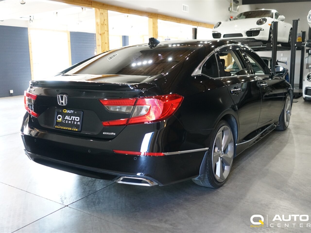 2018 Honda Accord Touring - Photo 4 - Lynnwood, WA 98036