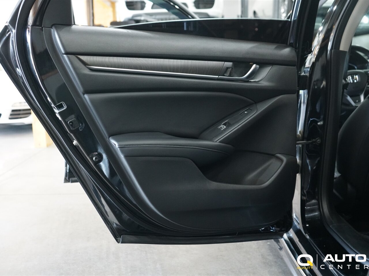 2018 Honda Accord Touring - Photo 12 - Lynnwood, WA 98036