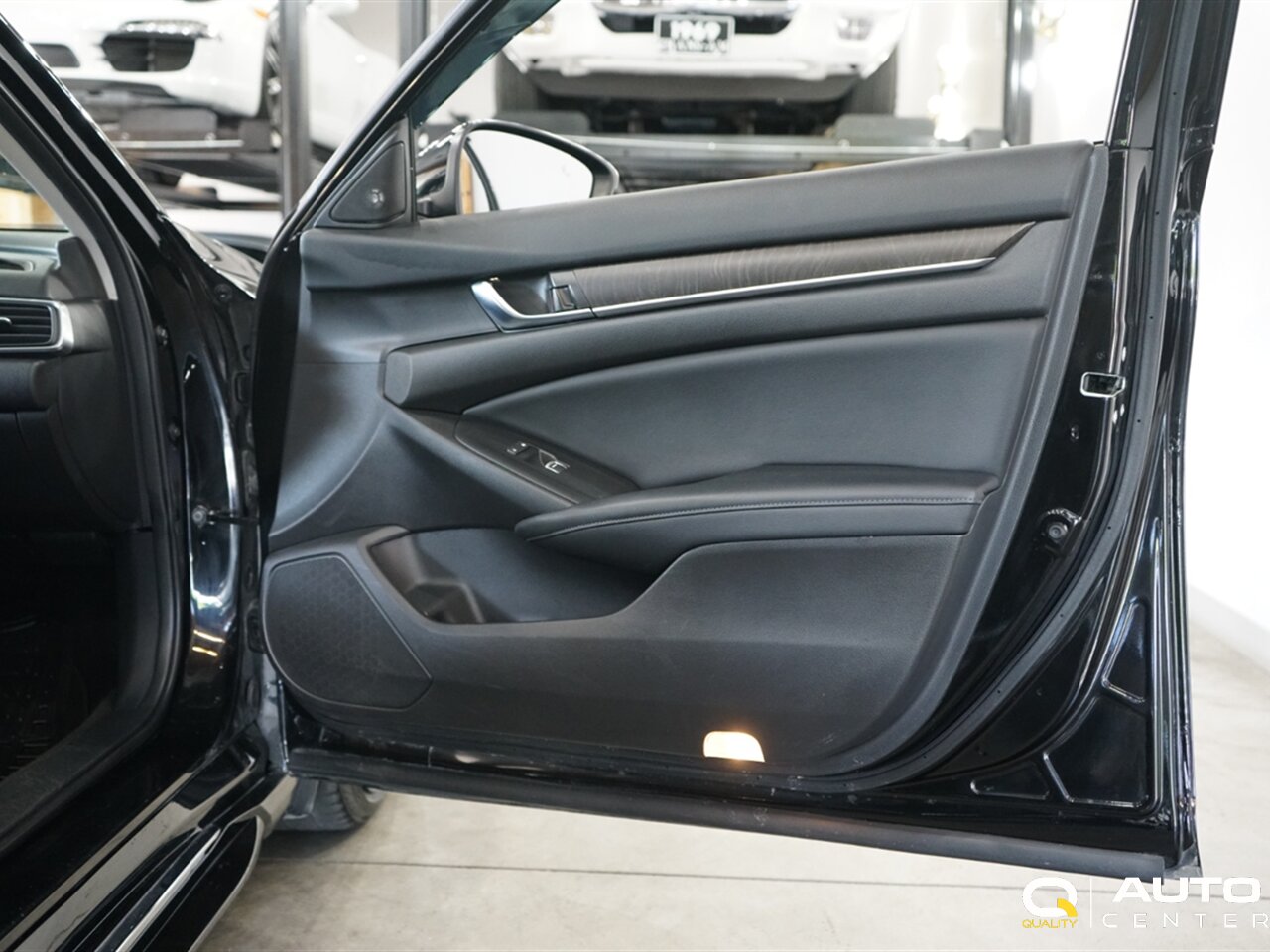 2018 Honda Accord Touring - Photo 13 - Lynnwood, WA 98036