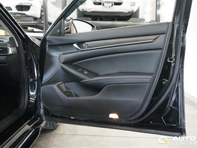 2018 Honda Accord Touring   - Photo 13 - Lynnwood, WA 98036