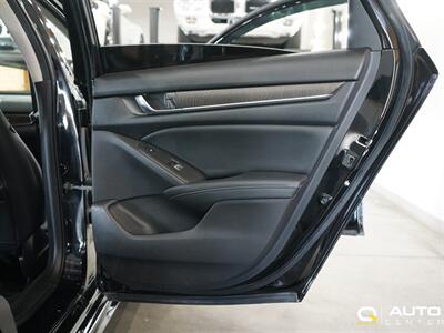 2018 Honda Accord Touring   - Photo 14 - Lynnwood, WA 98036