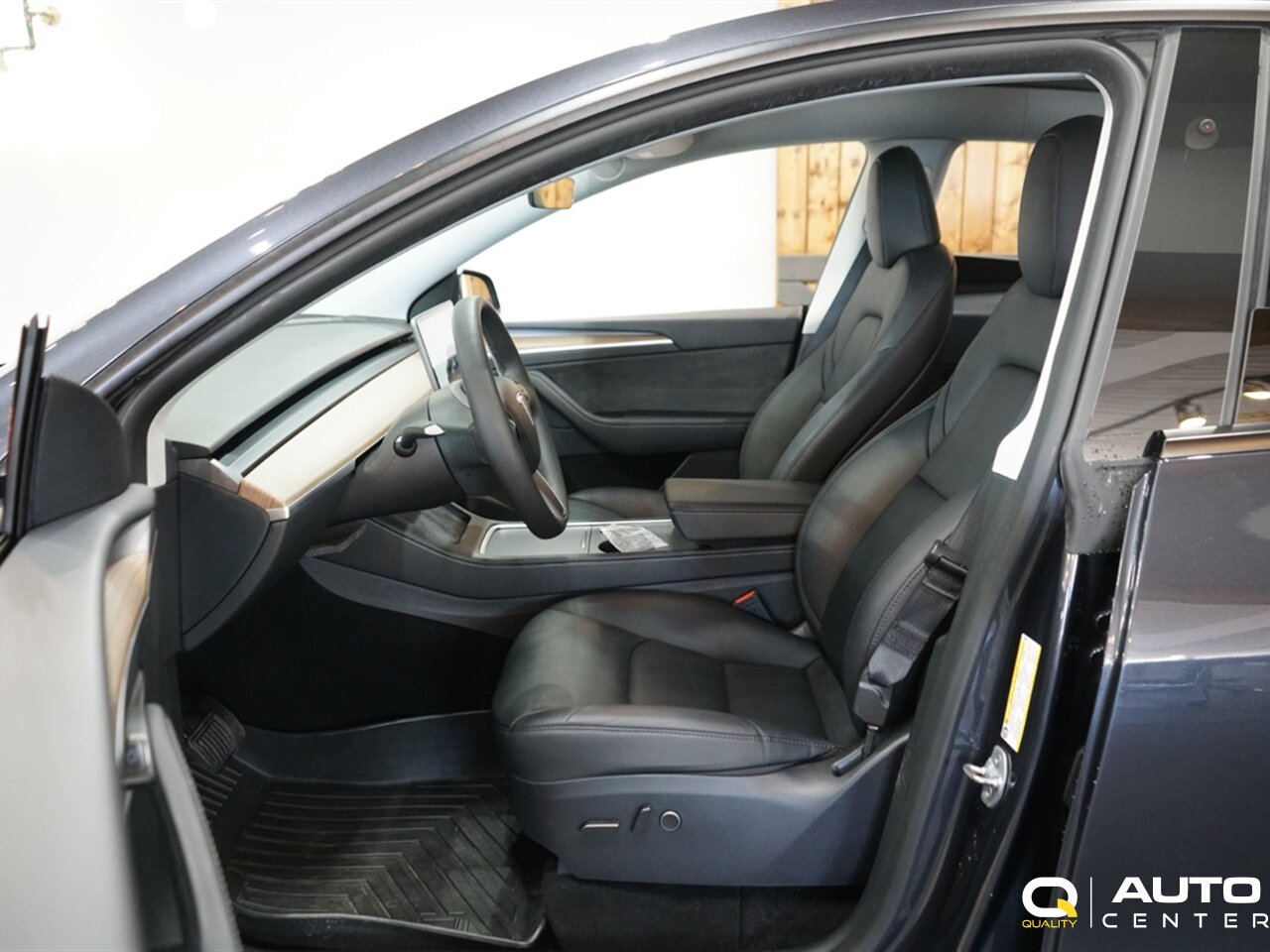 2024 Tesla Model Y Standard Range - Photo 10 - Lynnwood, WA 98036