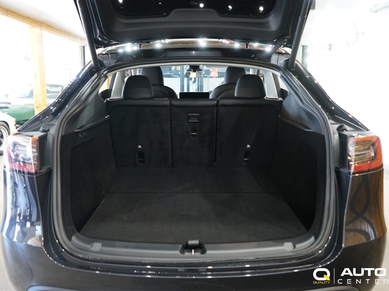 2024 Tesla Model Y Standard Range - Photo 24 - Lynnwood, WA 98036