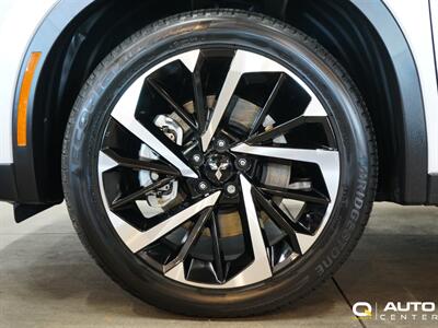 2025 Mitsubishi Outlander PHEV SE   - Photo 8 - Lynnwood, WA 98036