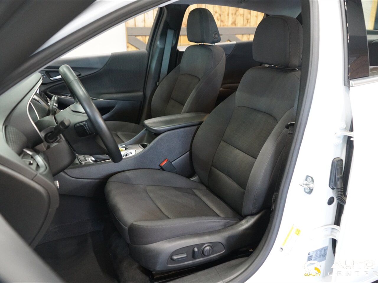 2023 Chevrolet Malibu LT 1LT - Photo 12 - Lynnwood, WA 98036