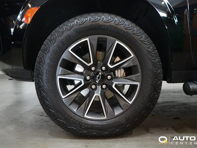 2024 Chevrolet Suburban Z71   - Photo 6 - Lynnwood, WA 98036