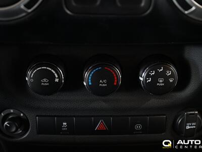 2012 Jeep Wrangler Sahara   - Photo 25 - Lynnwood, WA 98036