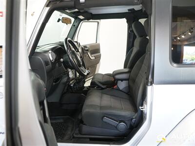 2012 Jeep Wrangler Sahara   - Photo 19 - Lynnwood, WA 98036