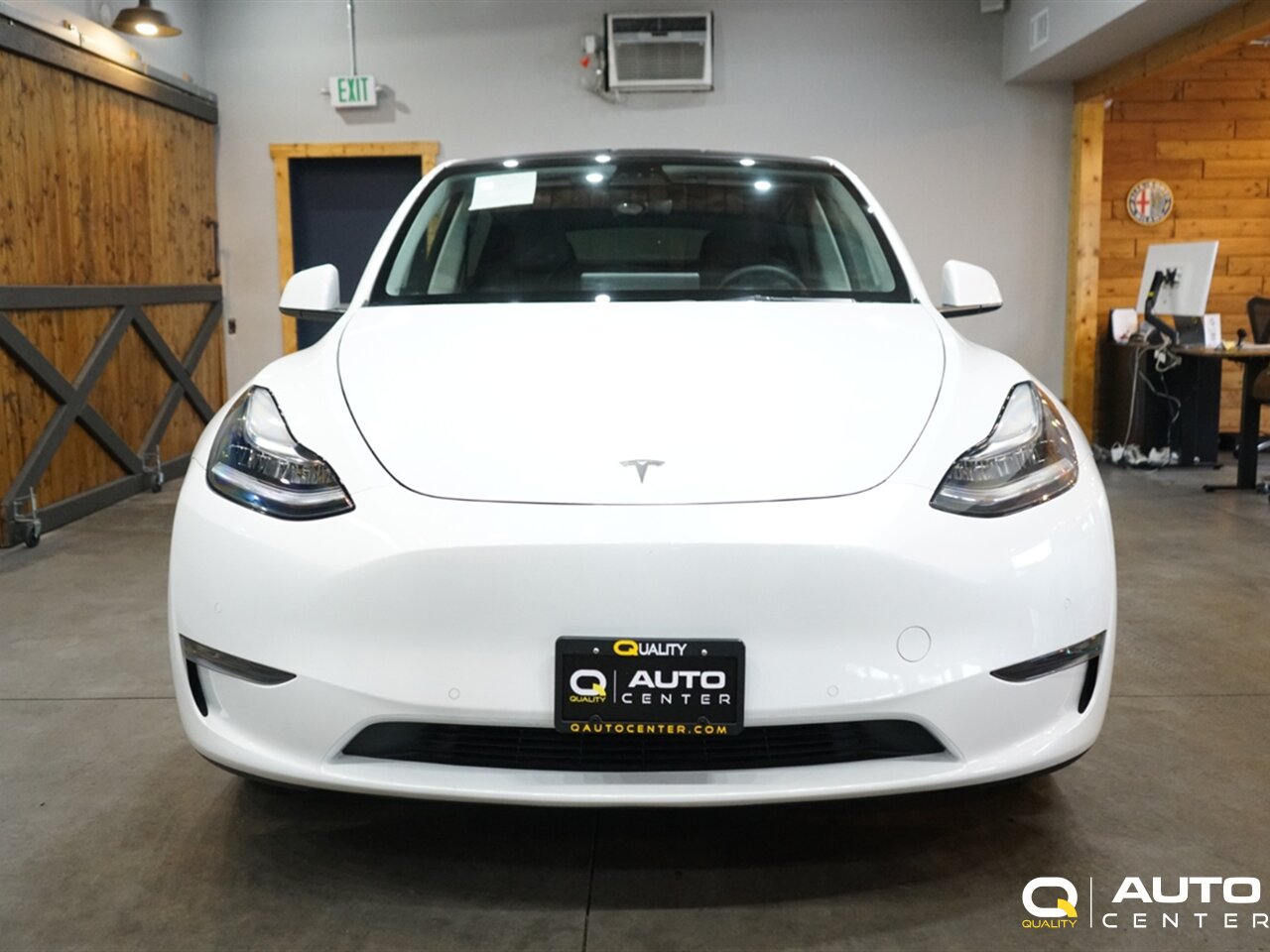 2022 Tesla Model Y Long Range - Photo 2 - Lynnwood, WA 98036