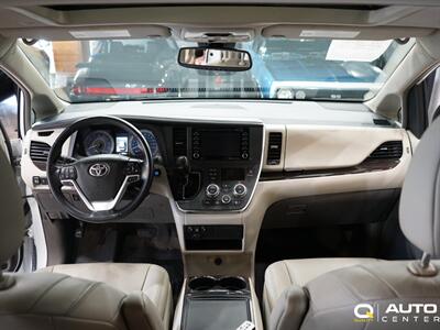 2019 Toyota Sienna XLE Premium 7 Passenger   - Photo 17 - Lynnwood, WA 98036