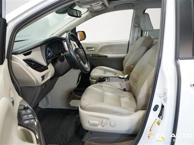 2019 Toyota Sienna XLE Premium 7 Passenger   - Photo 16 - Lynnwood, WA 98036