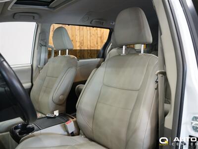 2019 Toyota Sienna XLE Premium 7 Passenger   - Photo 14 - Lynnwood, WA 98036