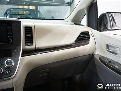 2019 Toyota Sienna XLE Premium 7 Passenger   - Photo 25 - Lynnwood, WA 98036