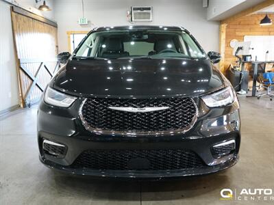 2022 Chrysler Pacifica Hybrid Touring L   - Photo 2 - Lynnwood, WA 98036