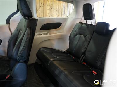 2022 Chrysler Pacifica Hybrid Touring L   - Photo 27 - Lynnwood, WA 98036