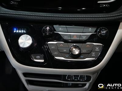 2022 Chrysler Pacifica Hybrid Touring L   - Photo 18 - Lynnwood, WA 98036