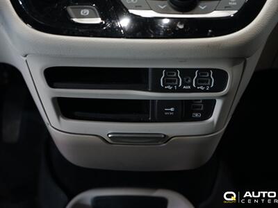 2022 Chrysler Pacifica Hybrid Touring L   - Photo 19 - Lynnwood, WA 98036