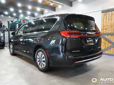 2022 Chrysler Pacifica Hybrid Touring L   - Photo 7 - Lynnwood, WA 98036