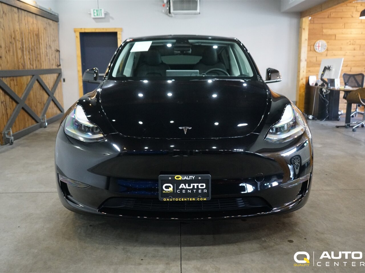 2023 Tesla Model Y Long Range - Photo 2 - Lynnwood, WA 98036