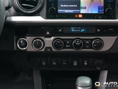 2017 Toyota Tacoma Limited V6   - Photo 23 - Lynnwood, WA 98036