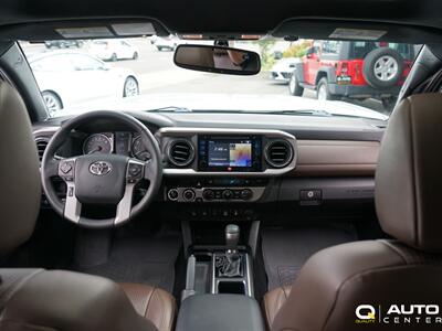 2017 Toyota Tacoma Limited V6   - Photo 20 - Lynnwood, WA 98036
