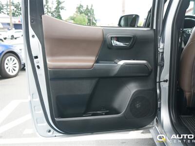2017 Toyota Tacoma Limited V6   - Photo 30 - Lynnwood, WA 98036