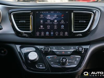 2018 Chrysler Pacifica Touring Plus   - Photo 13 - Lynnwood, WA 98036