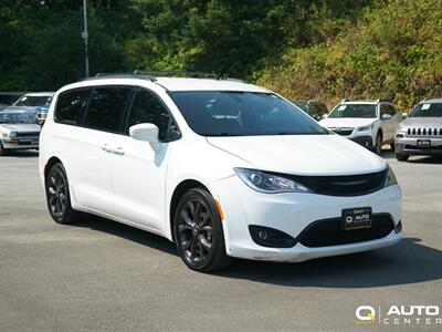 2018 Chrysler Pacifica Touring Plus   - Photo 3 - Lynnwood, WA 98036