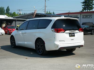 2018 Chrysler Pacifica Touring Plus   - Photo 6 - Lynnwood, WA 98036