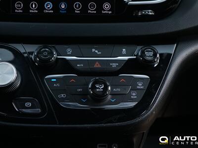 2018 Chrysler Pacifica Touring Plus   - Photo 15 - Lynnwood, WA 98036