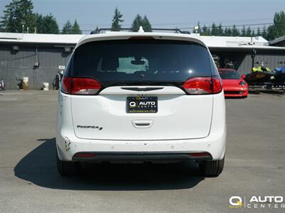 2018 Chrysler Pacifica Touring Plus   - Photo 5 - Lynnwood, WA 98036