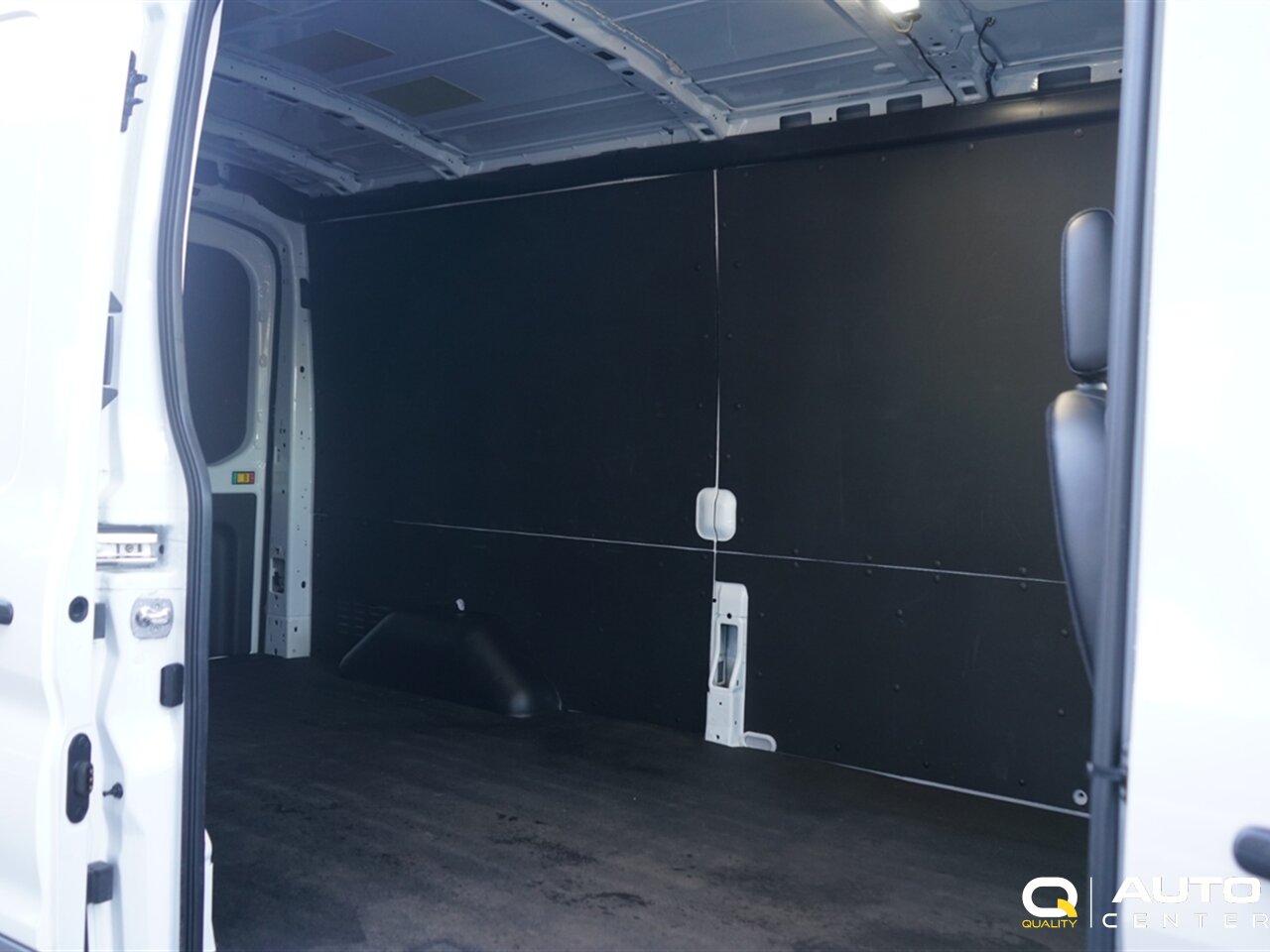 2024 Ford Transit - Photo 4 - Lynnwood, WA 98036