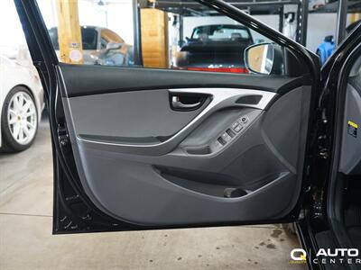 2013 Hyundai ELANTRA GLS   - Photo 9 - Lynnwood, WA 98036