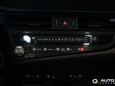 2022 Lexus ES 300h 300h   - Photo 20 - Lynnwood, WA 98036
