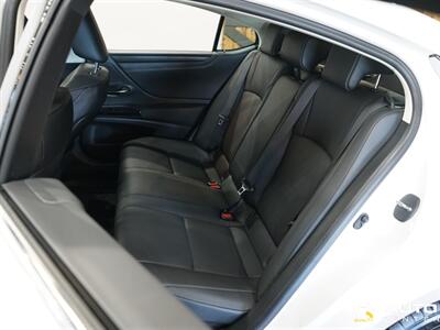 2022 Lexus ES 300h 300h   - Photo 29 - Lynnwood, WA 98036