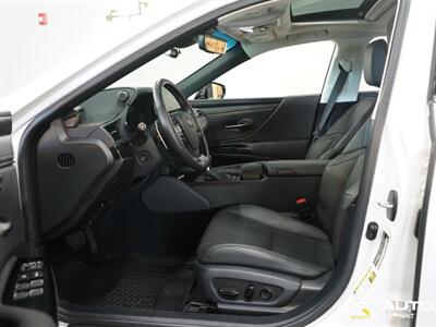 2022 Lexus ES 300h 300h   - Photo 15 - Lynnwood, WA 98036
