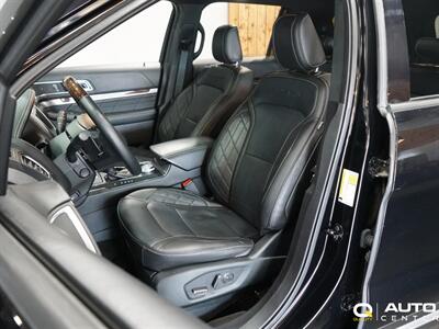 2018 Ford Explorer Platinum   - Photo 12 - Lynnwood, WA 98036