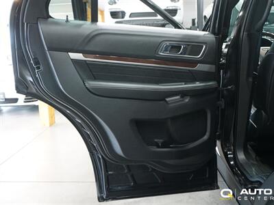 2018 Ford Explorer Platinum   - Photo 17 - Lynnwood, WA 98036