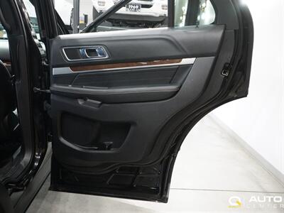 2018 Ford Explorer Platinum   - Photo 19 - Lynnwood, WA 98036