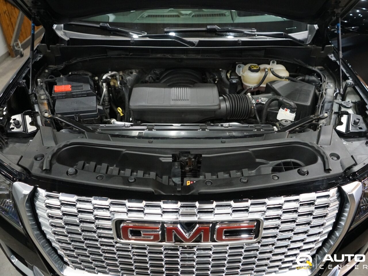 2023 GMC Yukon Denali - Photo 13 - Lynnwood, WA 98036