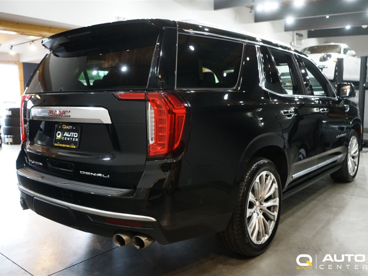 2023 GMC Yukon Denali - Photo 4 - Lynnwood, WA 98036