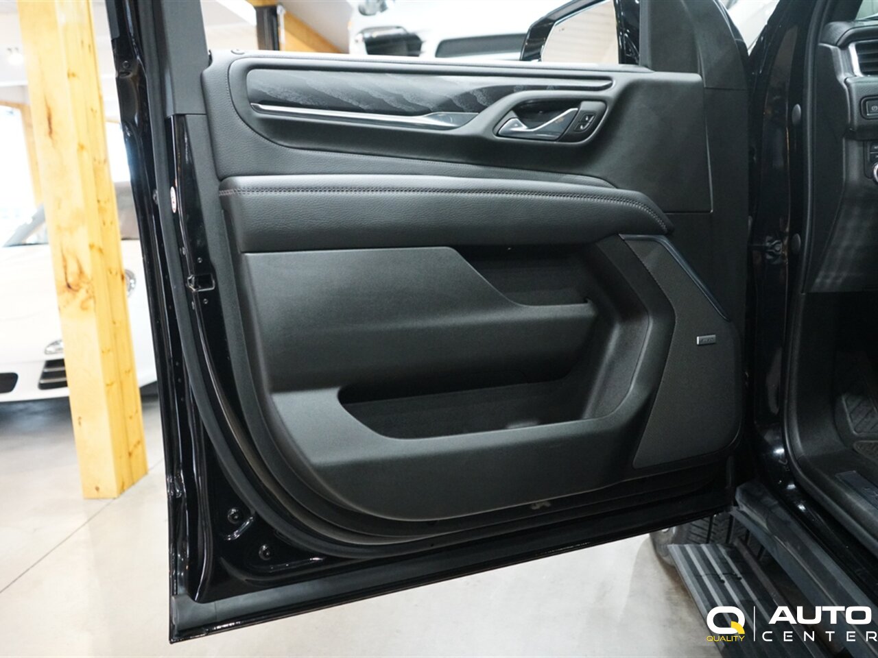 2023 GMC Yukon Denali - Photo 14 - Lynnwood, WA 98036