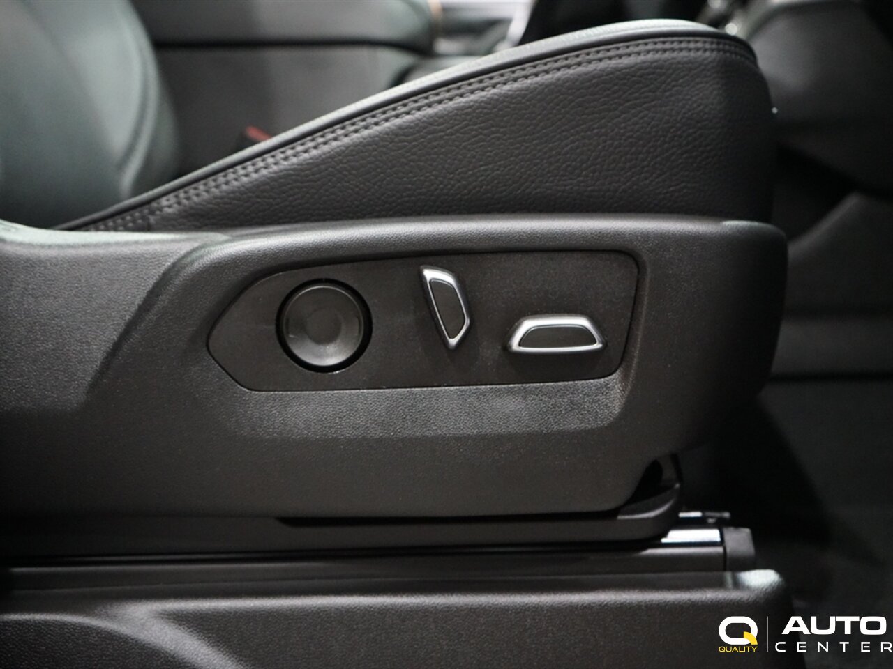 2023 GMC Yukon Denali - Photo 25 - Lynnwood, WA 98036