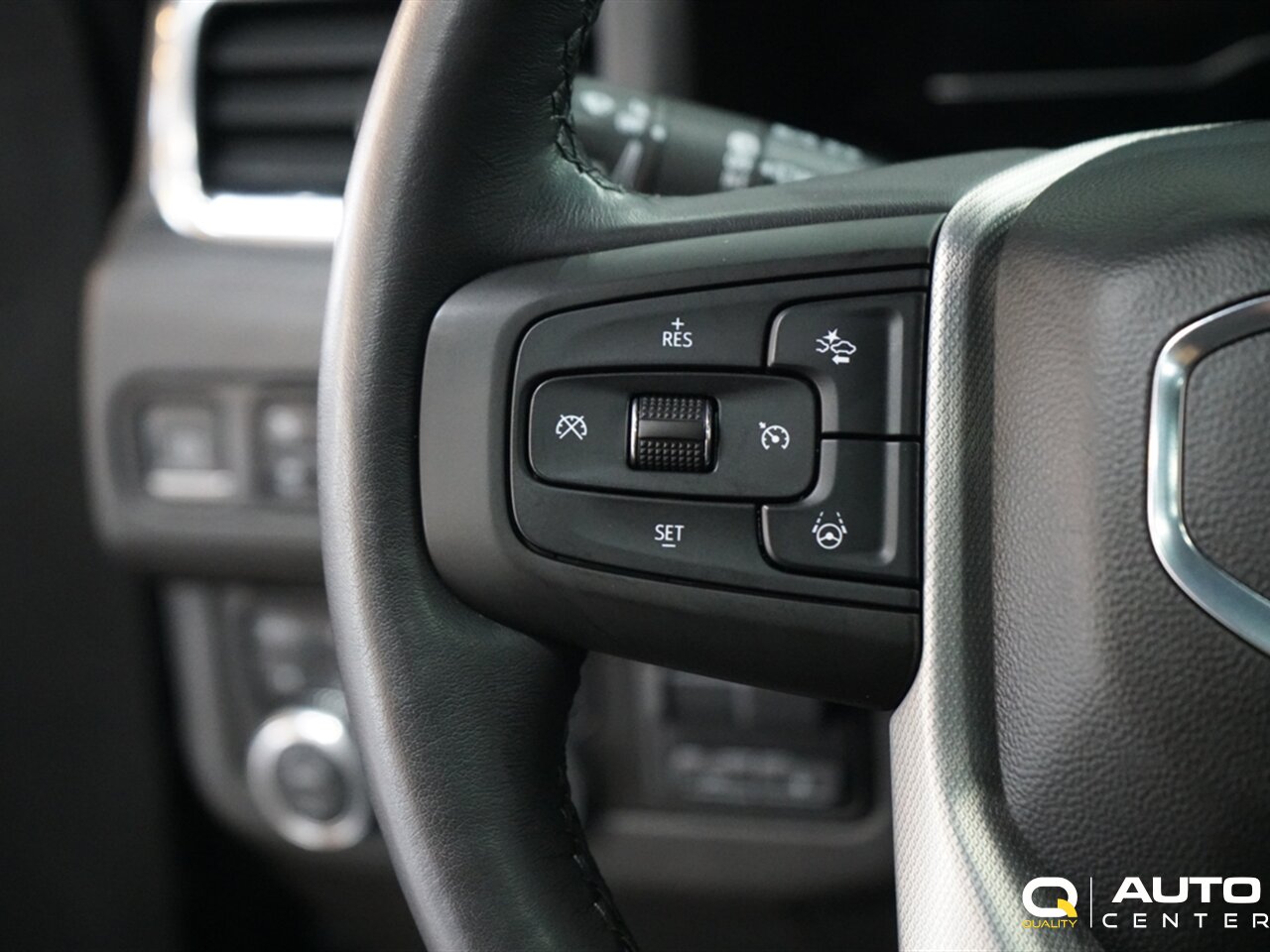 2023 GMC Yukon Denali - Photo 29 - Lynnwood, WA 98036