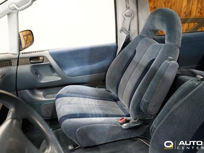 1992 Toyota Previa LE   - Photo 15 - Lynnwood, WA 98036