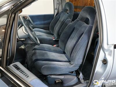 1992 Toyota Previa LE   - Photo 9 - Lynnwood, WA 98036