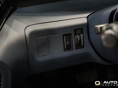 1992 Toyota Previa LE   - Photo 12 - Lynnwood, WA 98036