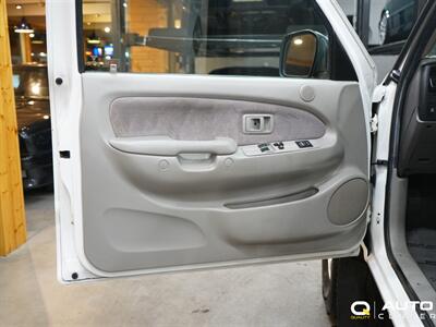 2004 Toyota Tacoma Base V6   - Photo 17 - Lynnwood, WA 98036