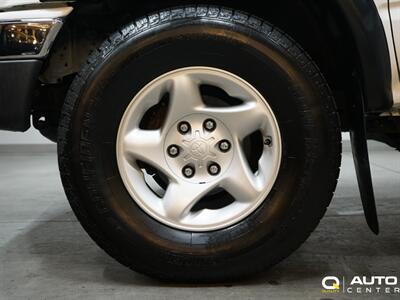 2004 Toyota Tacoma Base V6   - Photo 9 - Lynnwood, WA 98036