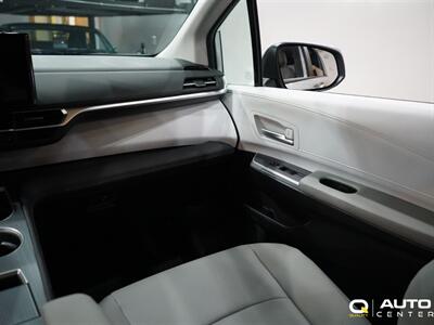 2025 Toyota Sienna XLE 8 Passenger   - Photo 20 - Lynnwood, WA 98036